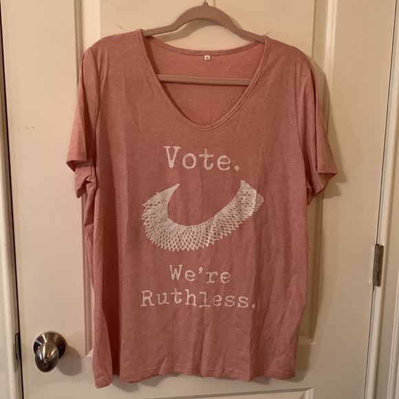 NWOT Vote. We’re Ruthless. Ruth Bader Ginsburg lace collar graphic tee sz2XL - Picture 2 of 7